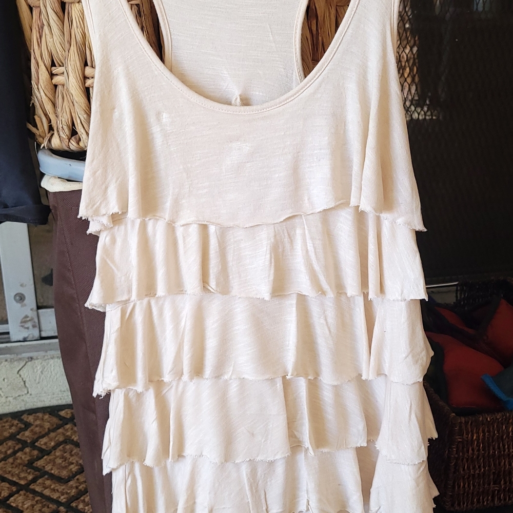 Love on a hanger size large fun shirt